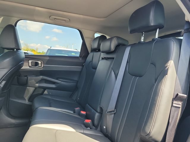 Certified 2024 Kia Sorento S w/ Panoramic Sunroof Package FWD image 9