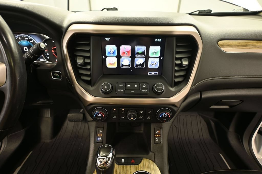 Used 2018 GMC Acadia Denali w/ Technology Package AWD/4WD image 26