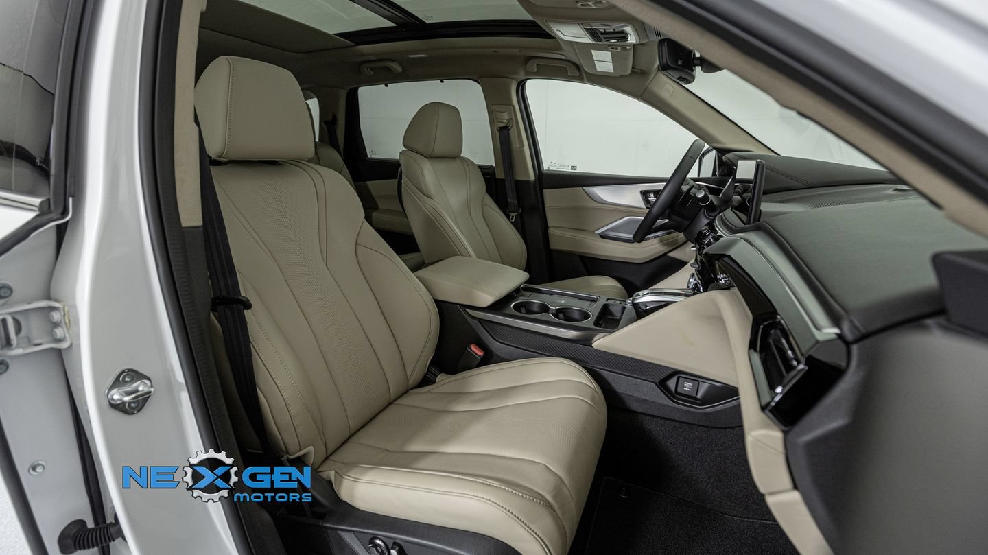 Used 2025 Acura MDX SH-AWD w/ Technology Package image 45