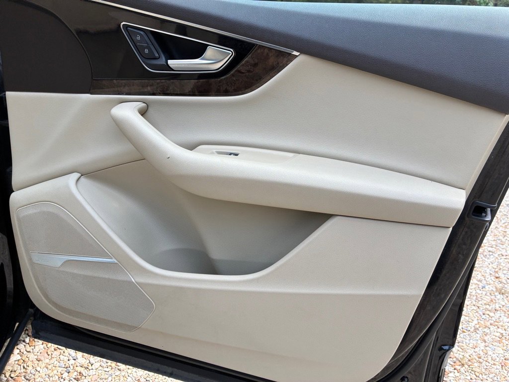 Used 2018 Audi Q7 3.0T Prestige image 30