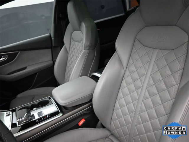 Used 2024 Audi SQ8 Prestige w/ Prestige Package image 31
