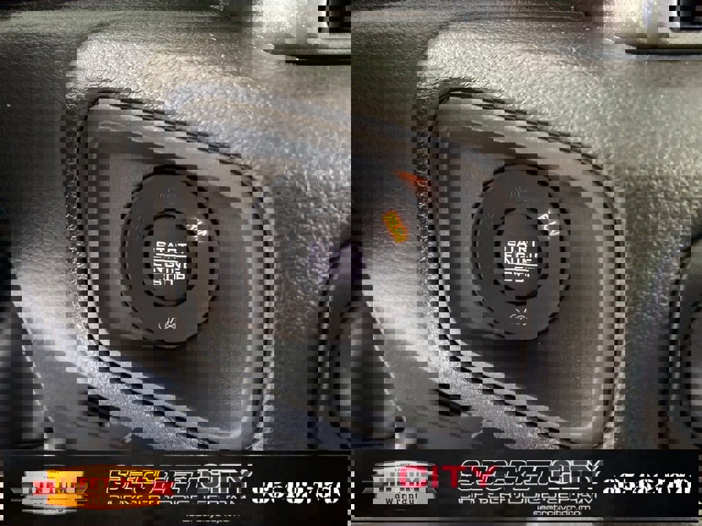 New 2025 Jeep Gladiator Sport image 17