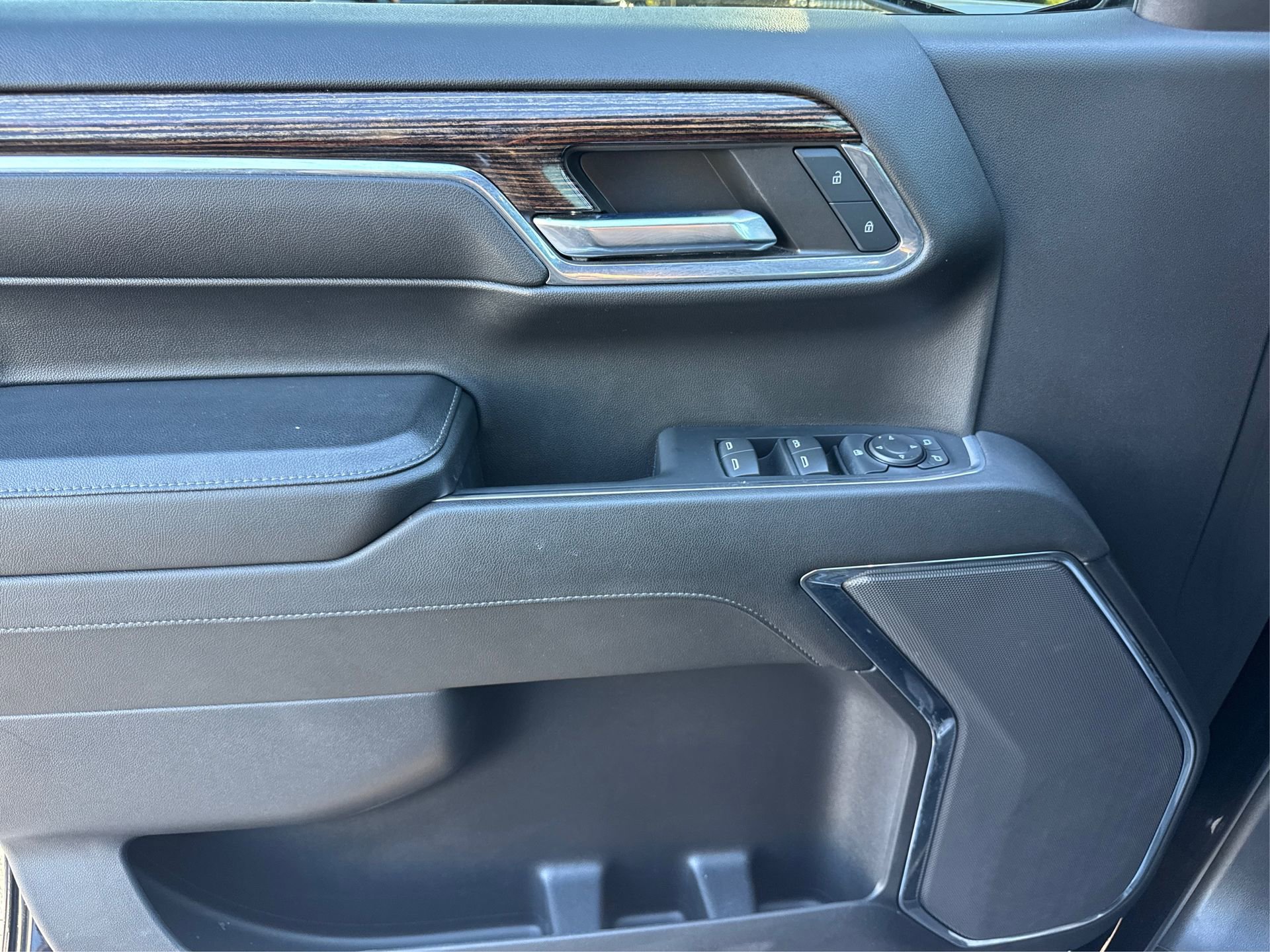 Used 2024 GMC Sierra 1500 Elevation image 25