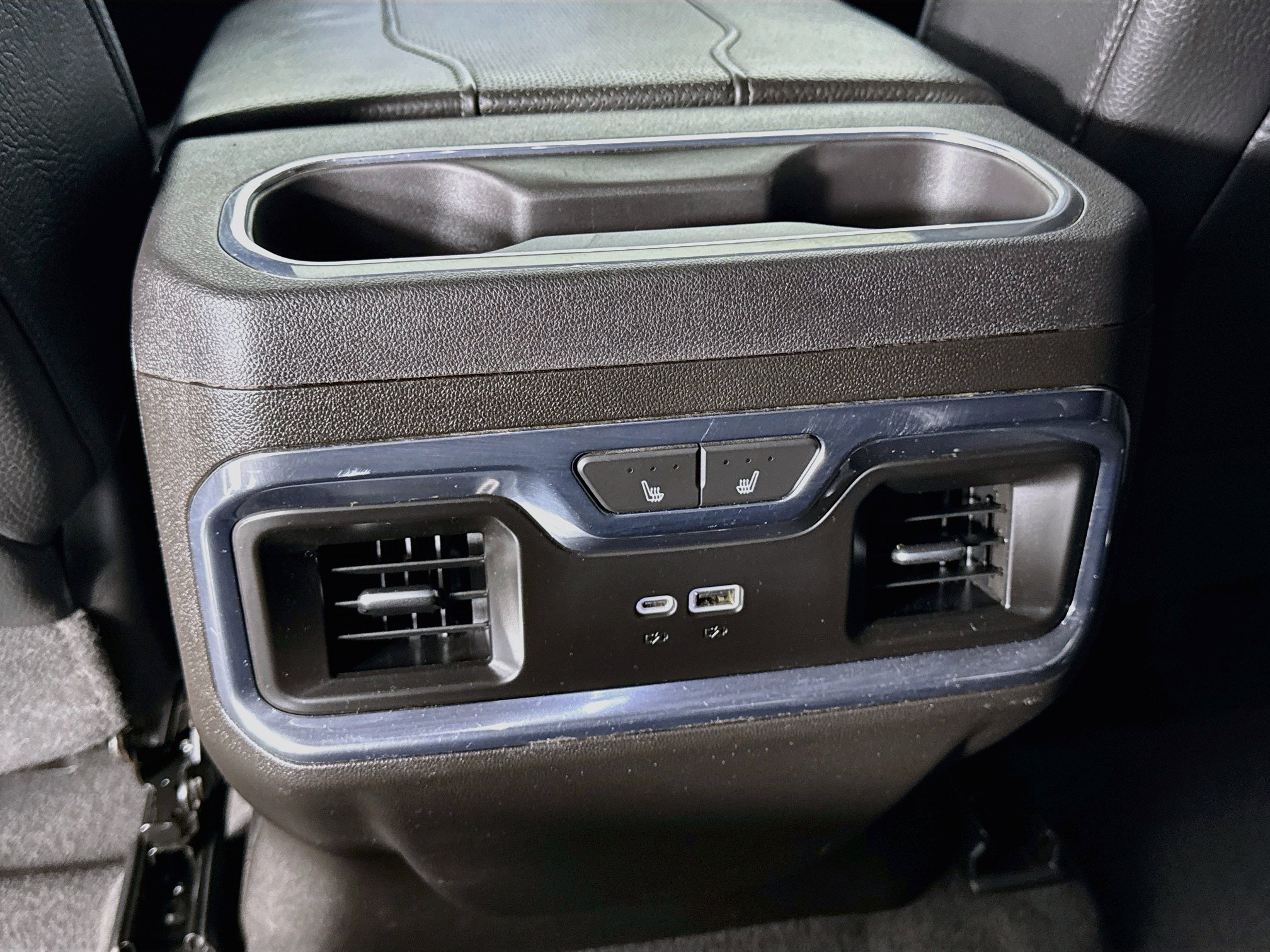 Used 2024 GMC Sierra 3500 Denali w/ Denali Reserve Package AWD/4WD image 28