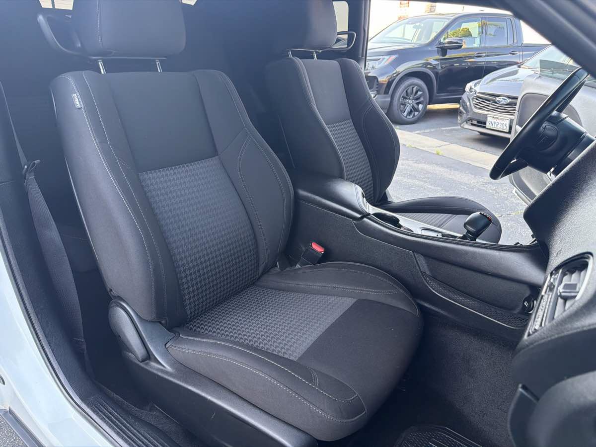 Used 2018 Dodge Challenger SXT RWD image 28