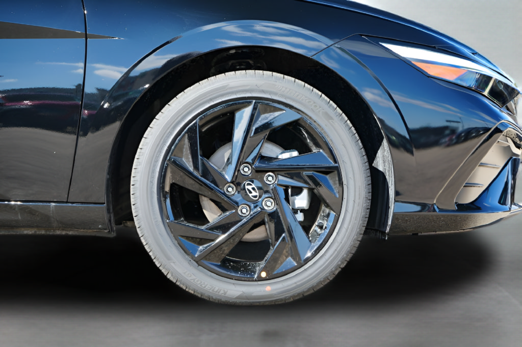 New 2026 Hyundai Elantra SEL Sport FWD image 9