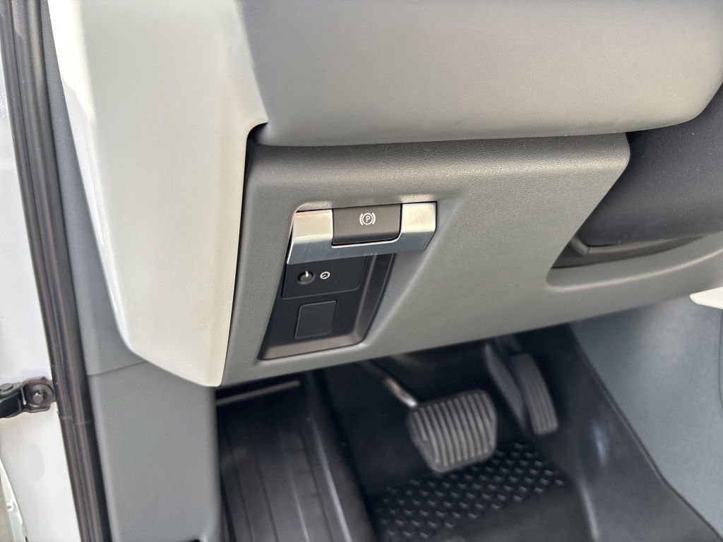 Used 2023 Land Rover Defender 130 First Edition AWD/4WD image 5