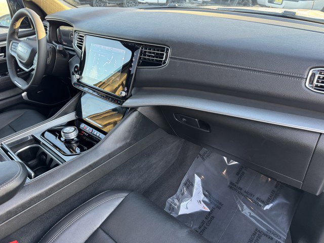 Certified 2024 Jeep Wagoneer Series II image 6