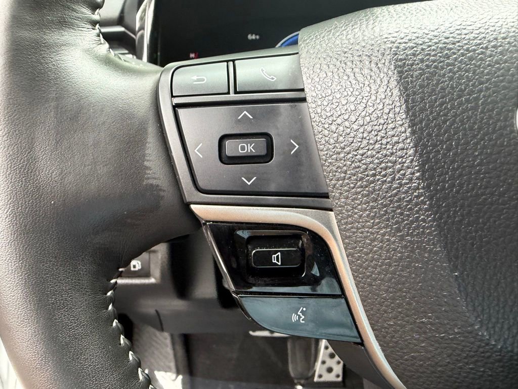 Used 2025 Toyota Camry SE FWD image 23