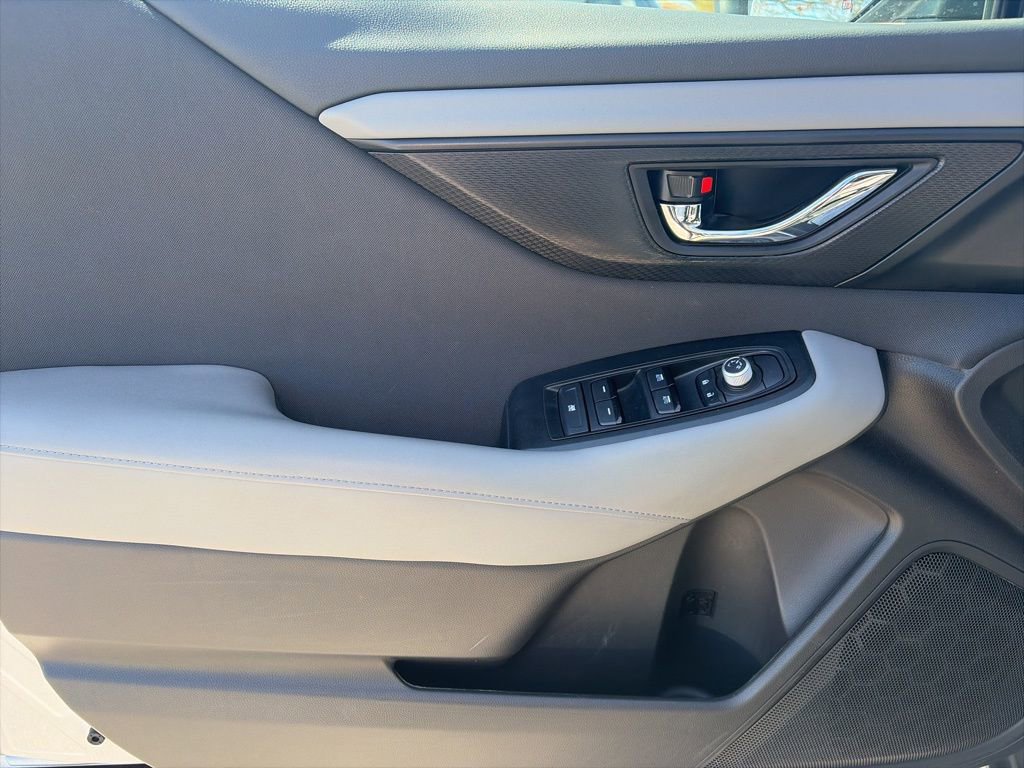Used 2025 Subaru Outback Premium image 9