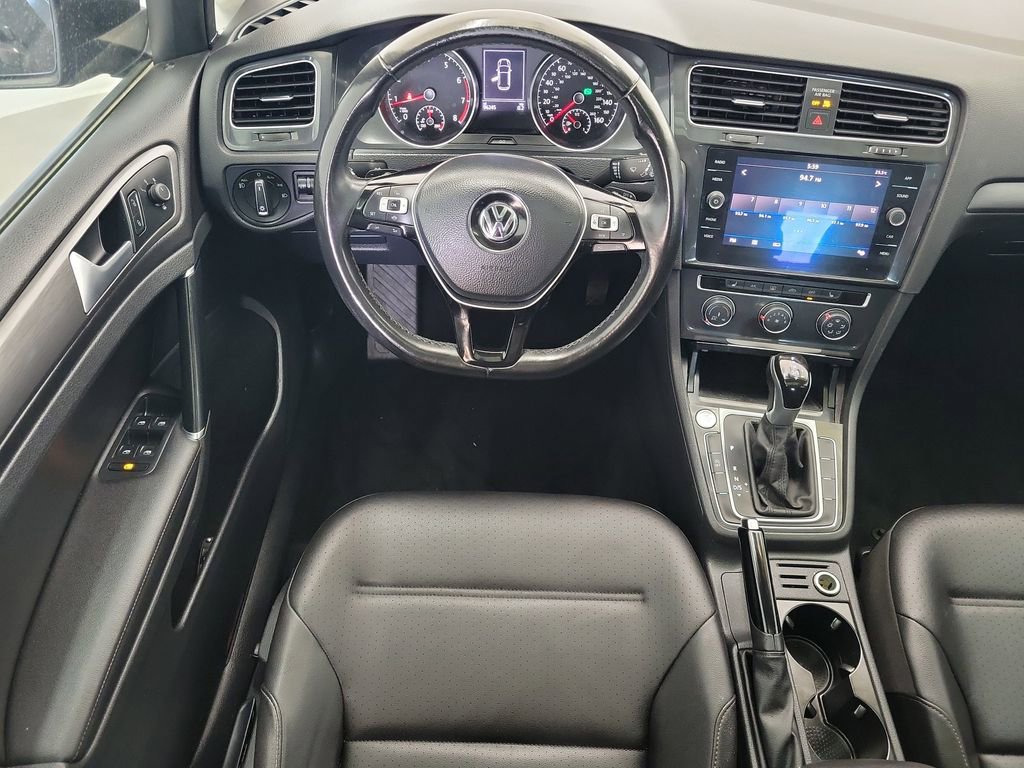 Used 2019 Volkswagen Golf SE image 16