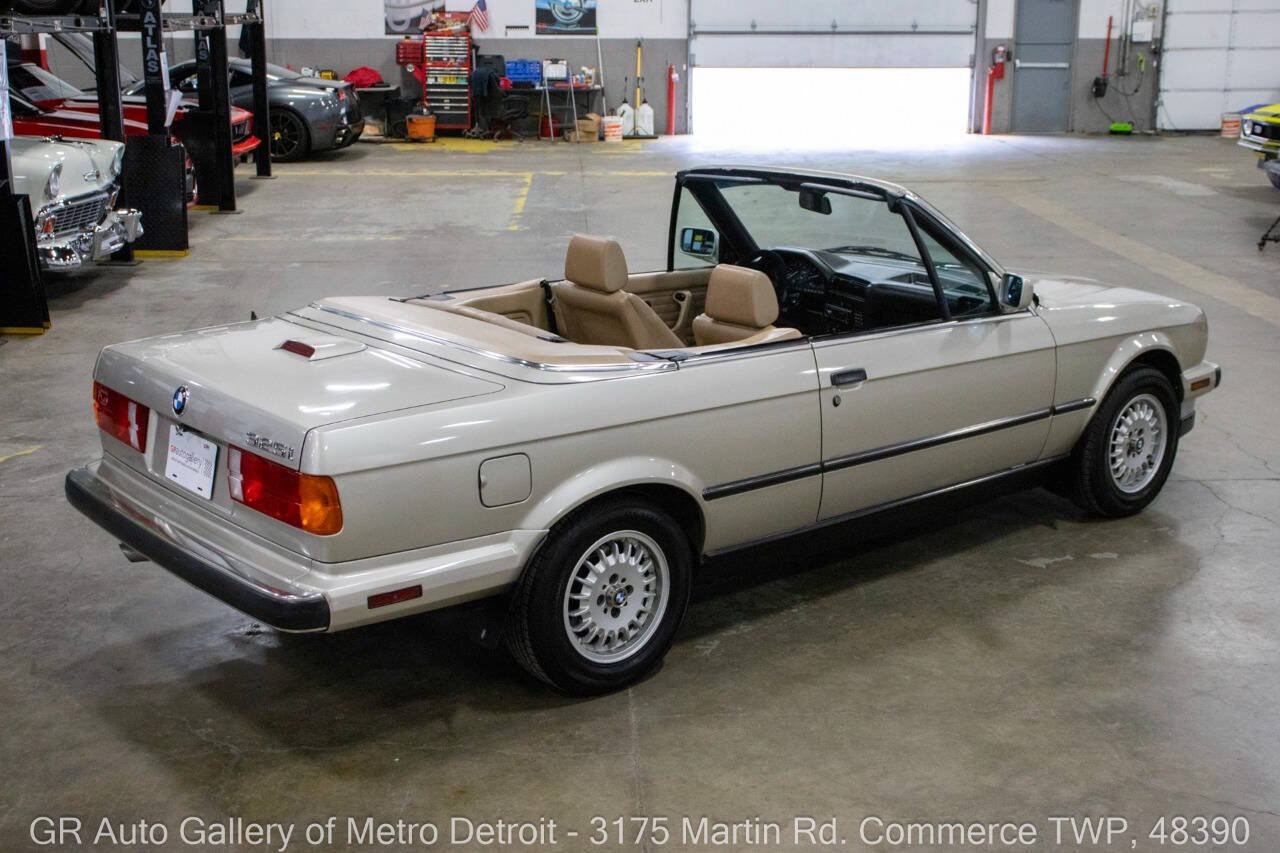 Used 1989 BMW 325i Convertible RWD image 8