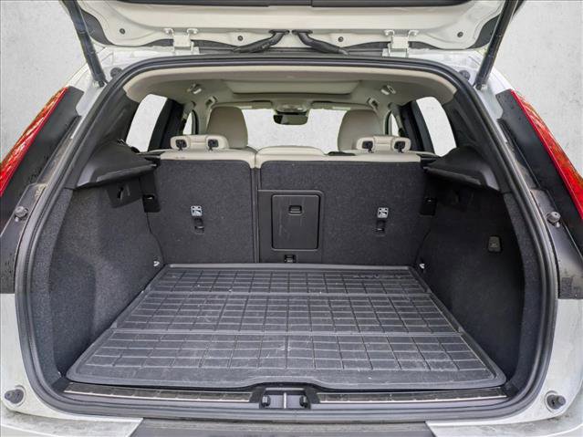 Used 2024 Volvo XC40 B5 Plus w/ Protection Package Premier image 6
