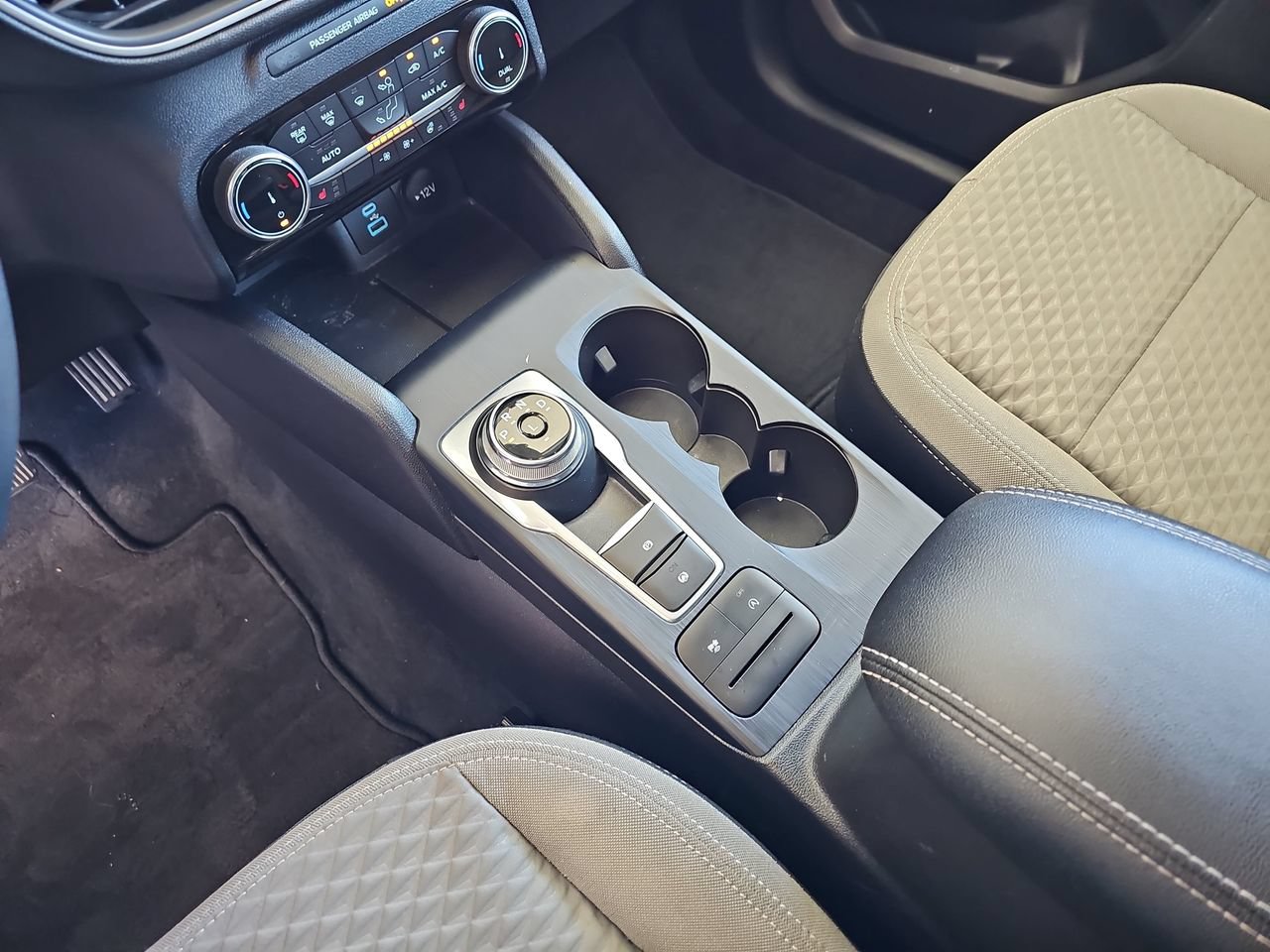 Used 2022 Ford Escape SE w/ SE Sport Appearance Package FWD image 30