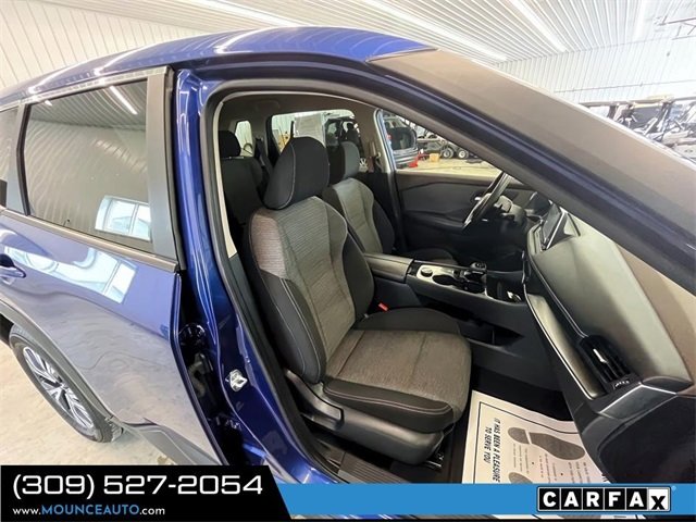 Used 2023 Nissan Rogue SV image 6