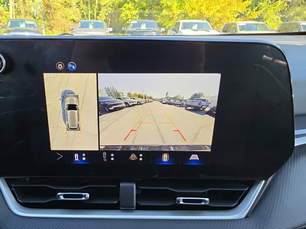 Certified 2025 Chevrolet Equinox LT w/ Safety and Technology Package AWD/4WD image 16