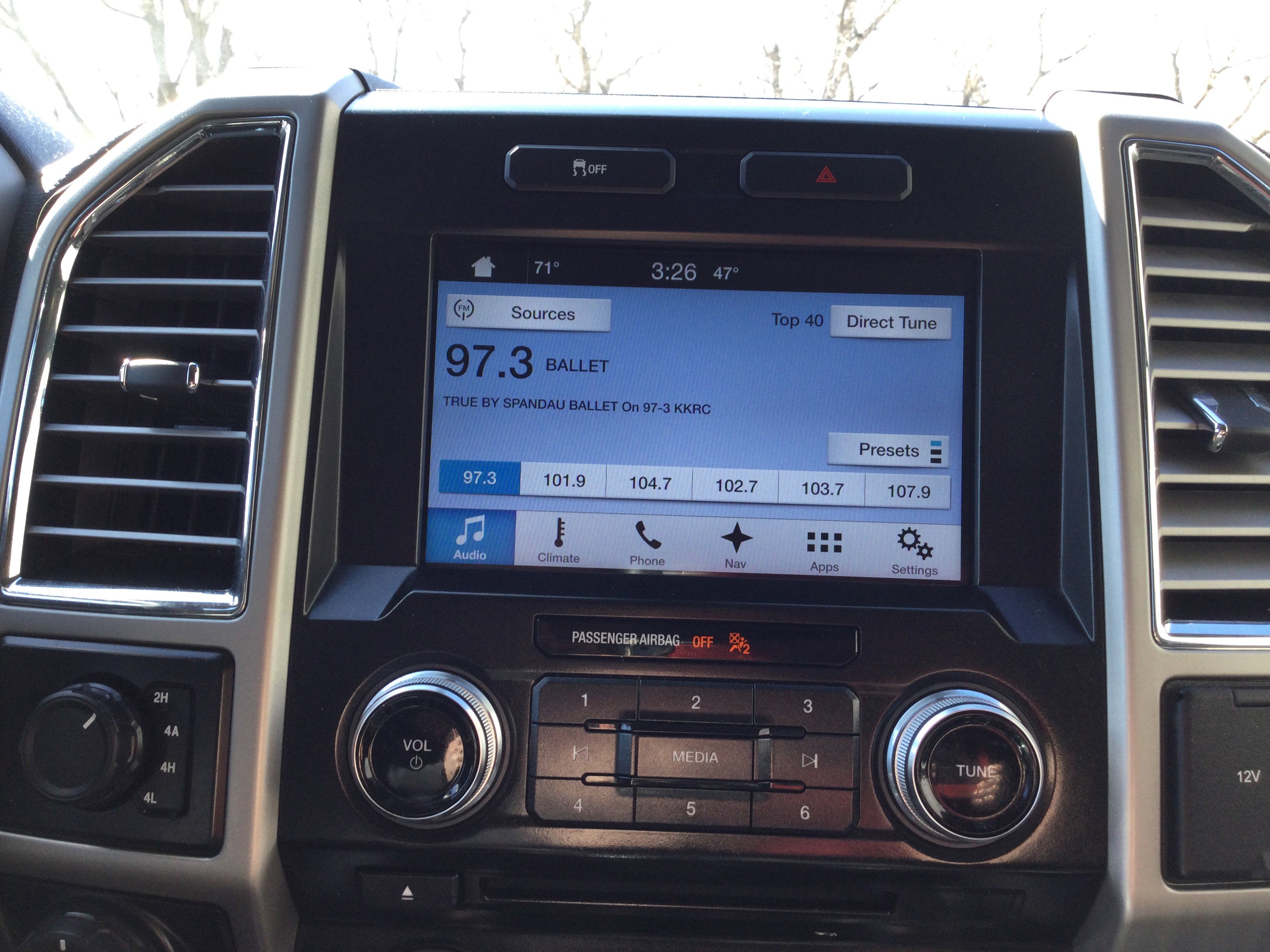 Used 2016 Ford F150 Lariat w/ Equipment Group 502A Luxury image 11