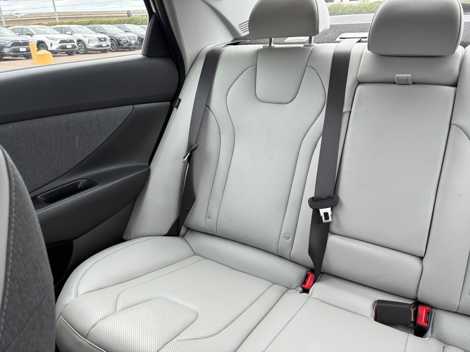 Used 2025 Hyundai Elantra Limited image 41