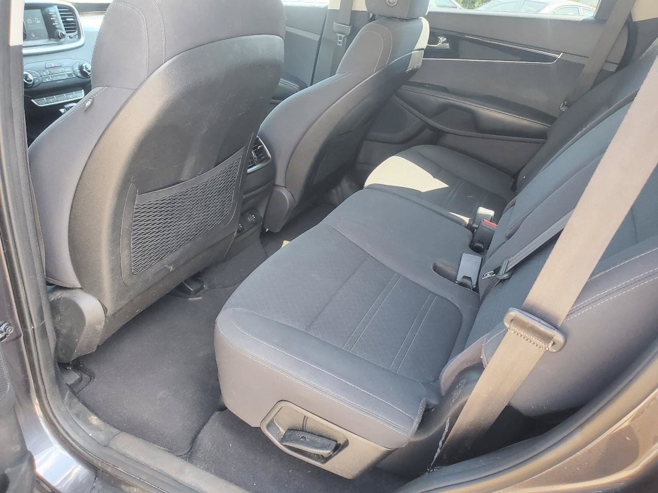 Used 2018 Kia Sorento FWD image 13