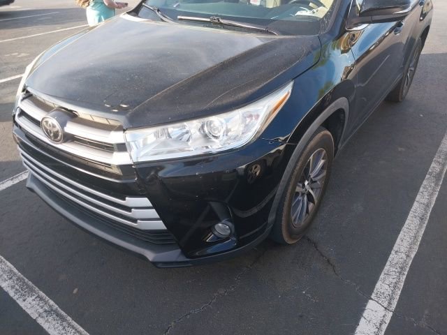 Used 2019 Toyota Highlander XLE image 1