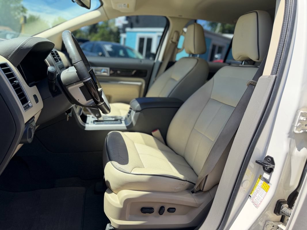 Used 2008 Lincoln MKX AWD image 10