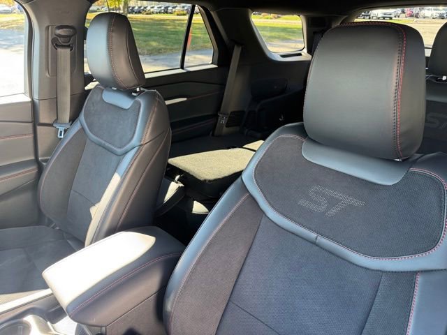 Used 2025 Ford Explorer ST w/ Sun And Sound Package image 16