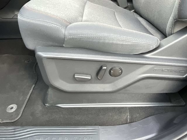 Used 2025 Ford Expedition Max Active AWD/4WD image 34