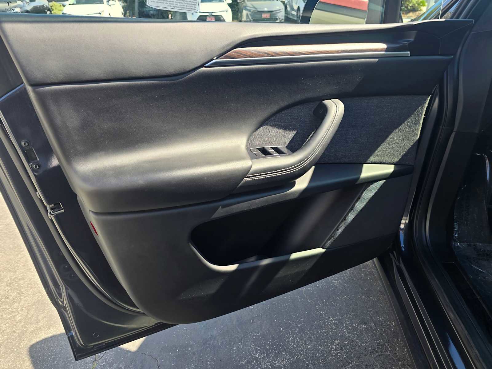 Used 2024 Tesla Model X AWD/4WD image 25