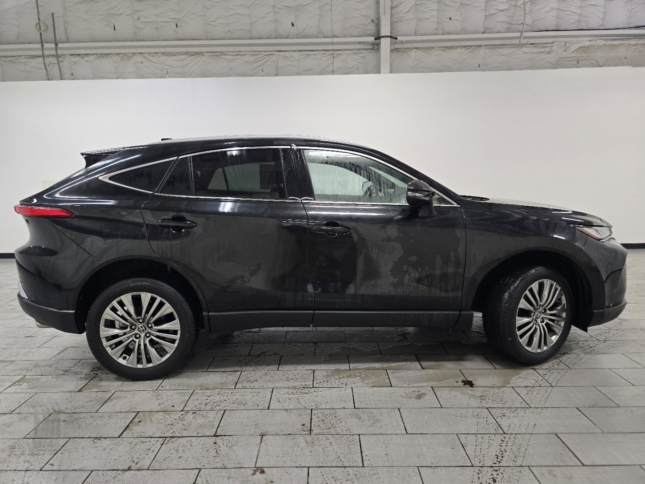 Certified 2024 Toyota Venza LE image 15