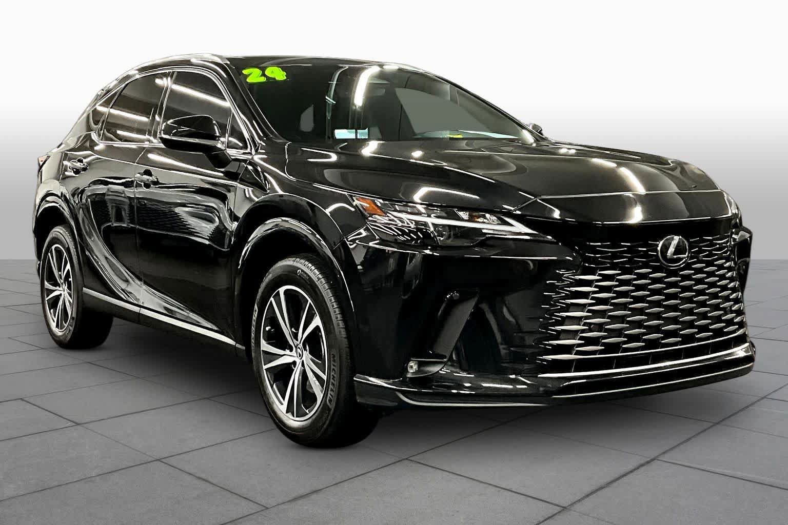 Used 2024 Lexus RX 350 FWD w/ Technology Package image 2