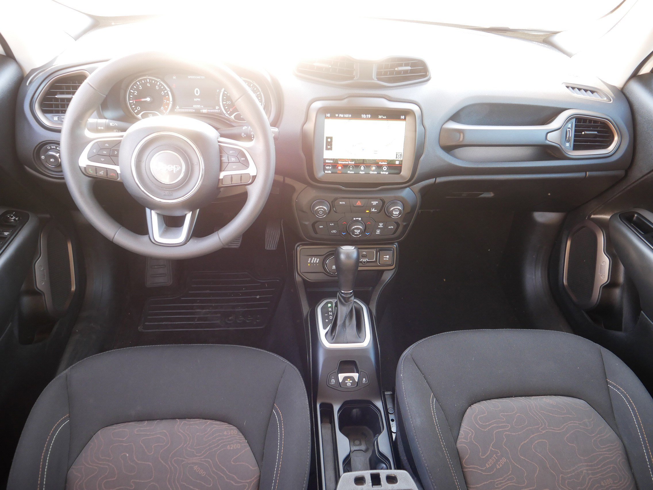 Used 2023 Jeep Renegade Latitude image 10