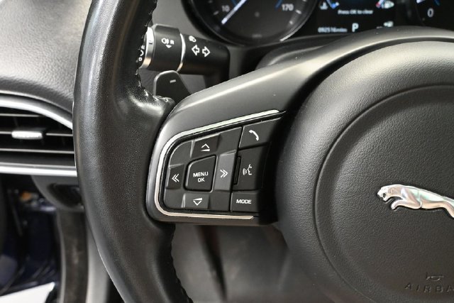 Used 2018 Jaguar XE Premium AWD/4WD image 23