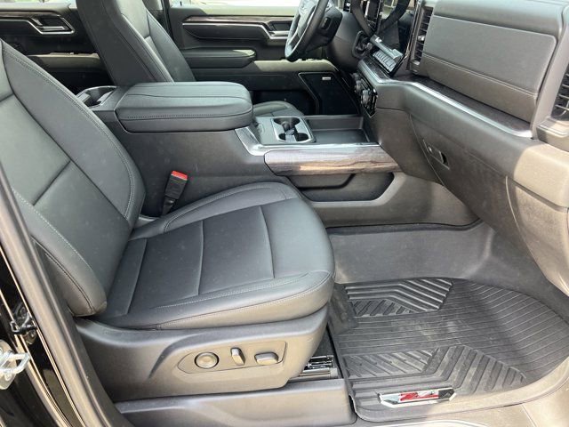 Used 2025 Chevrolet Silverado 2500 LTZ w/ LTZ Plus Package image 15
