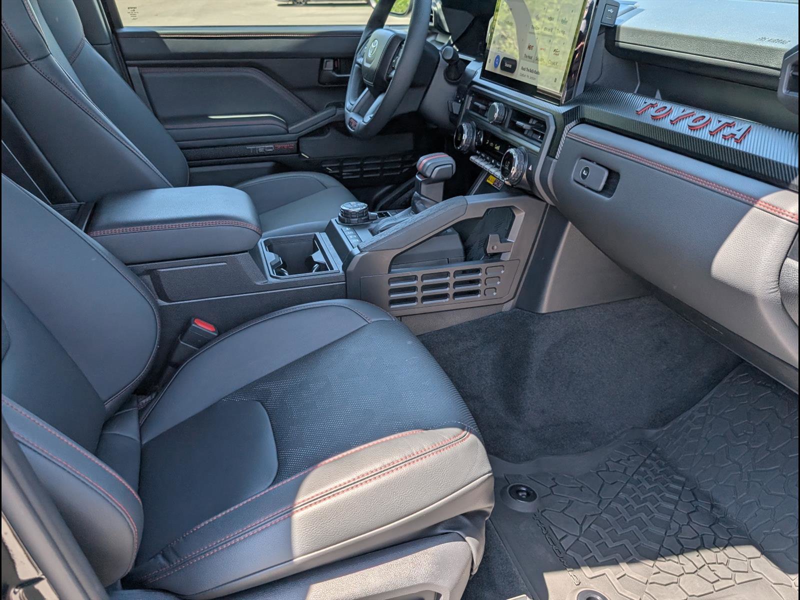 Used 2025 Toyota Tacoma TRD Pro AWD/4WD image 18