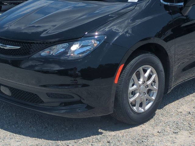 New 2027 Chrysler Pacifica LX FWD image 9