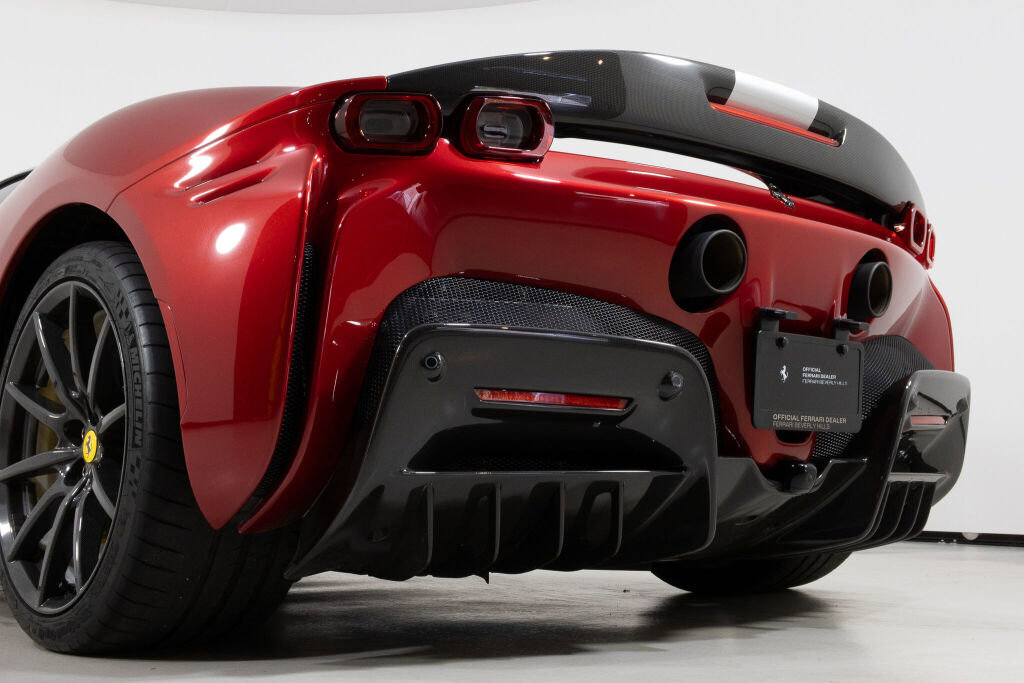 Used 2021 Ferrari SF90 Stradale image 18