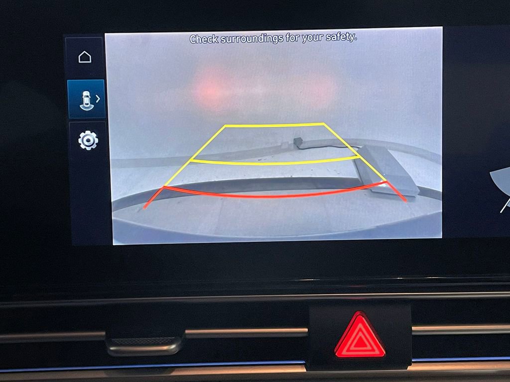 Used 2023 Hyundai Elantra Limited image 4