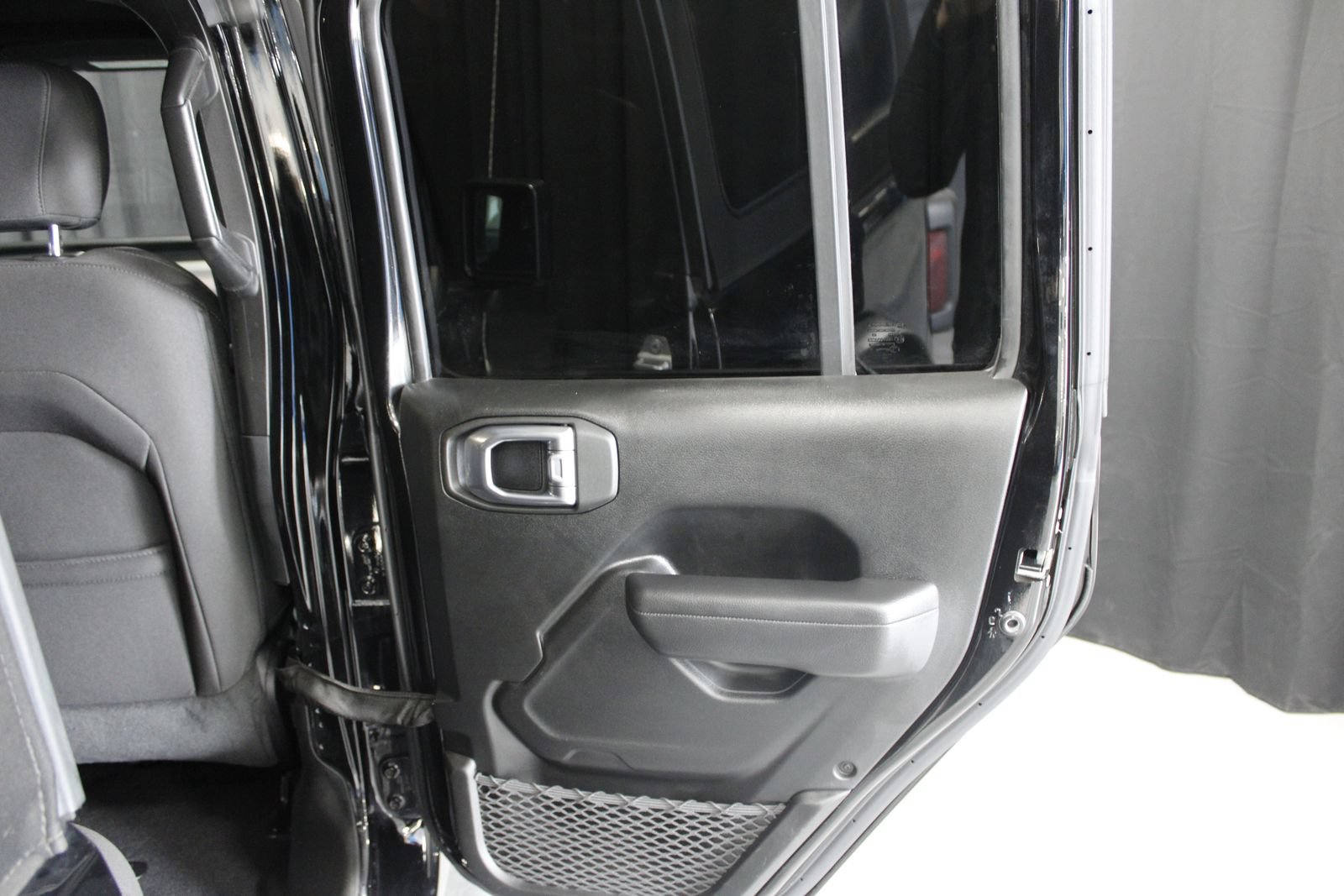 Used 2022 Jeep Wrangler Unlimited Sport AWD/4WD image 26