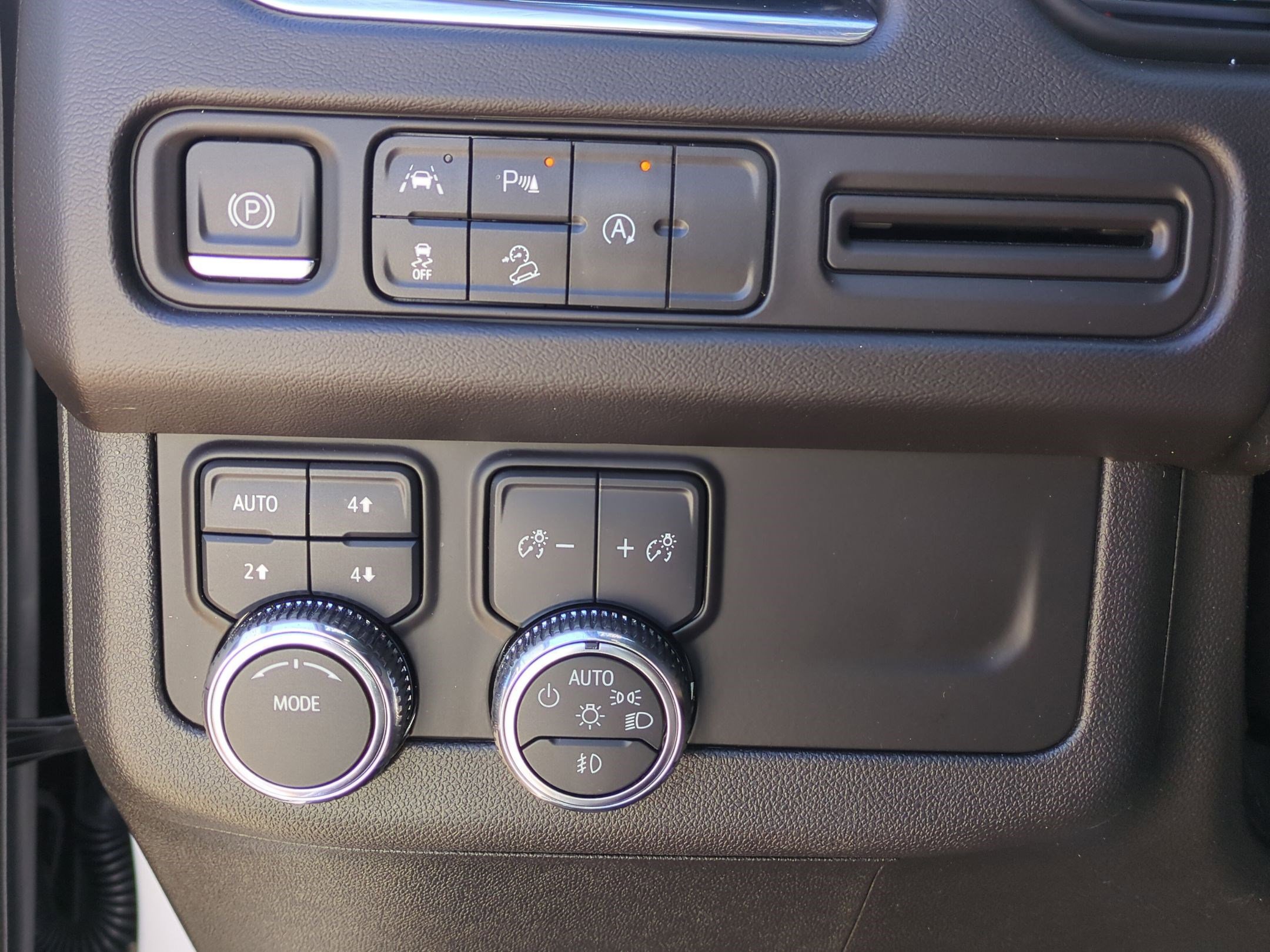 Certified 2023 GMC Yukon AT4 image 24