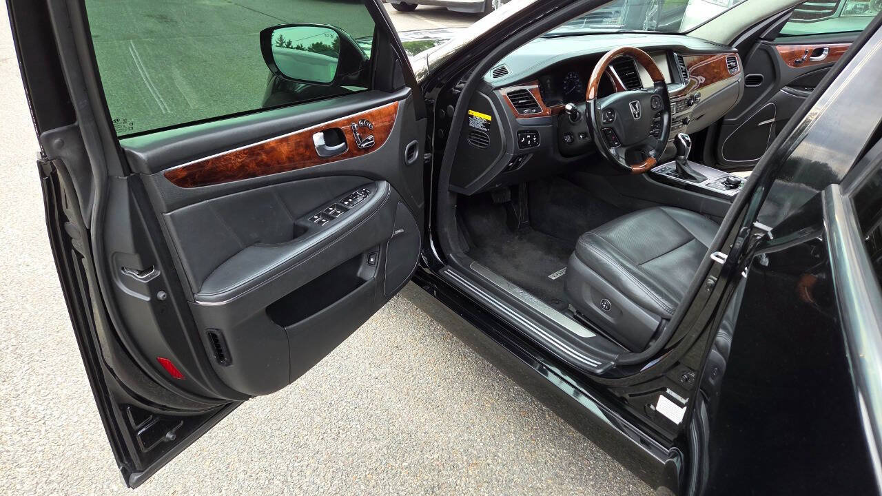 Used 2015 Hyundai Equus Signature RWD image 28