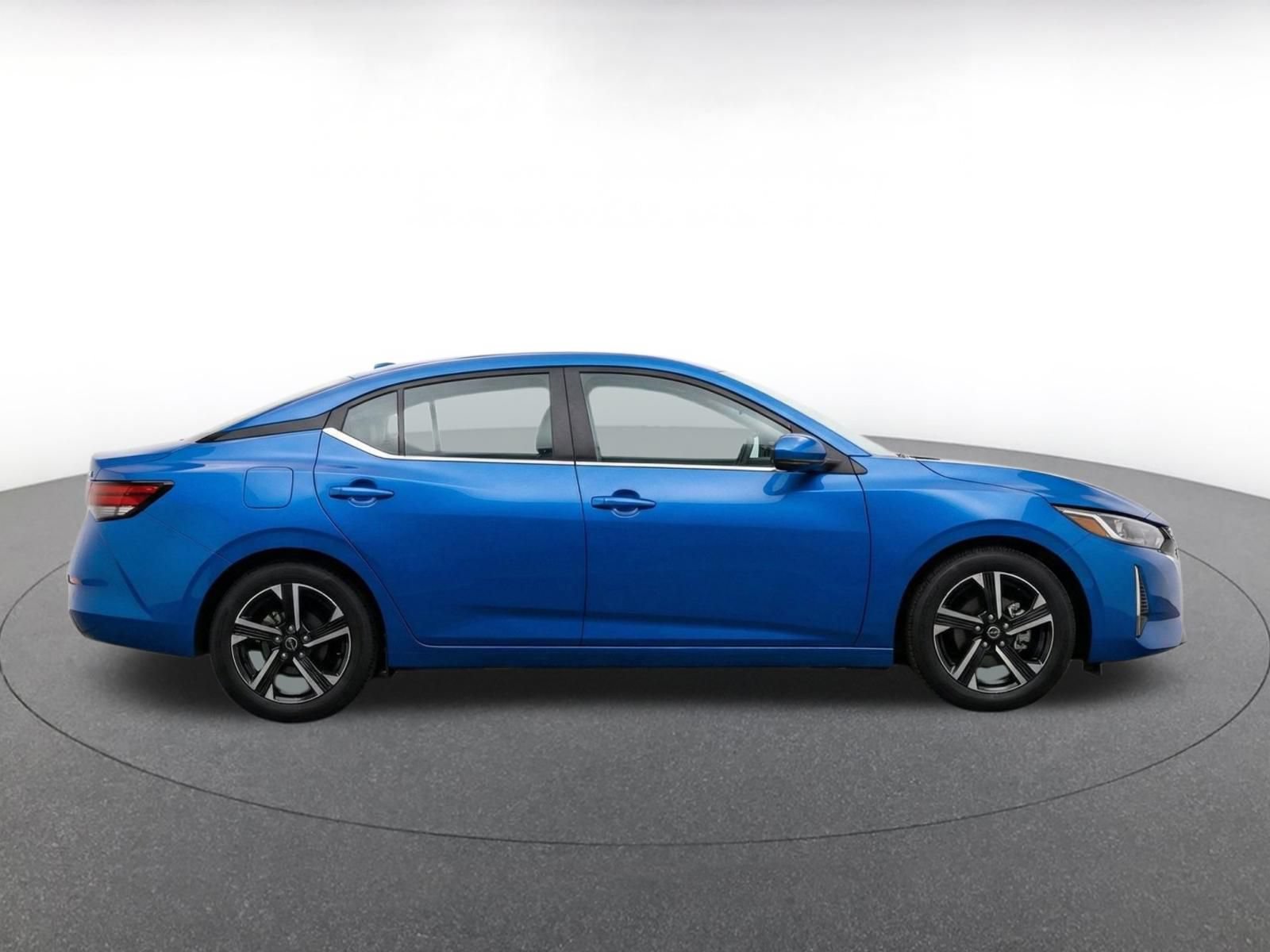 Used 2025 Nissan Sentra SV FWD image 10