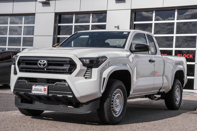 New 2025 Toyota Tacoma SR image 3