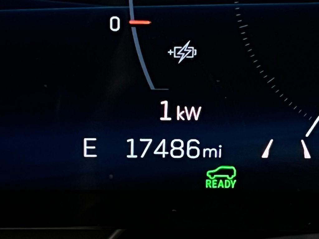 Used 2024 Cadillac Lyriq Sport image 16