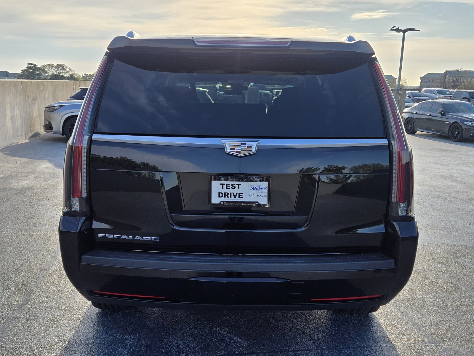 Used 2020 Cadillac Escalade Luxury image 8