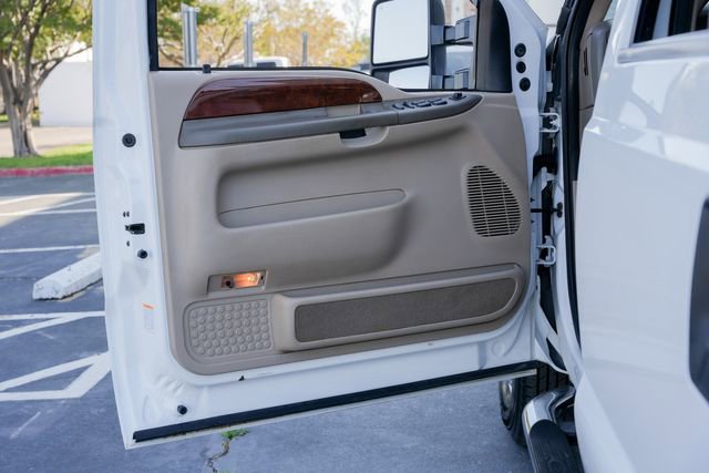 Used 2001 Ford F350 Lariat image 21