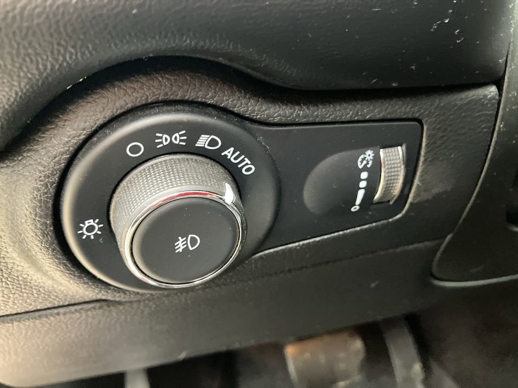 Used 2022 Dodge Durango GT image 35