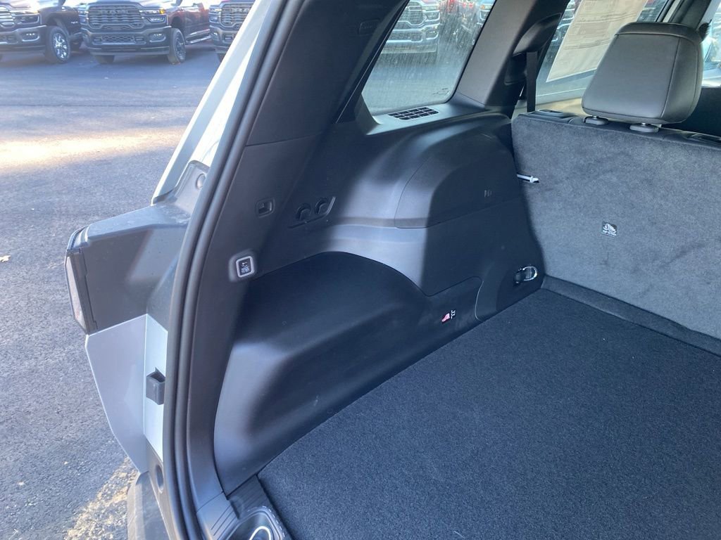 New 2026 Jeep Cherokee Limited image 14