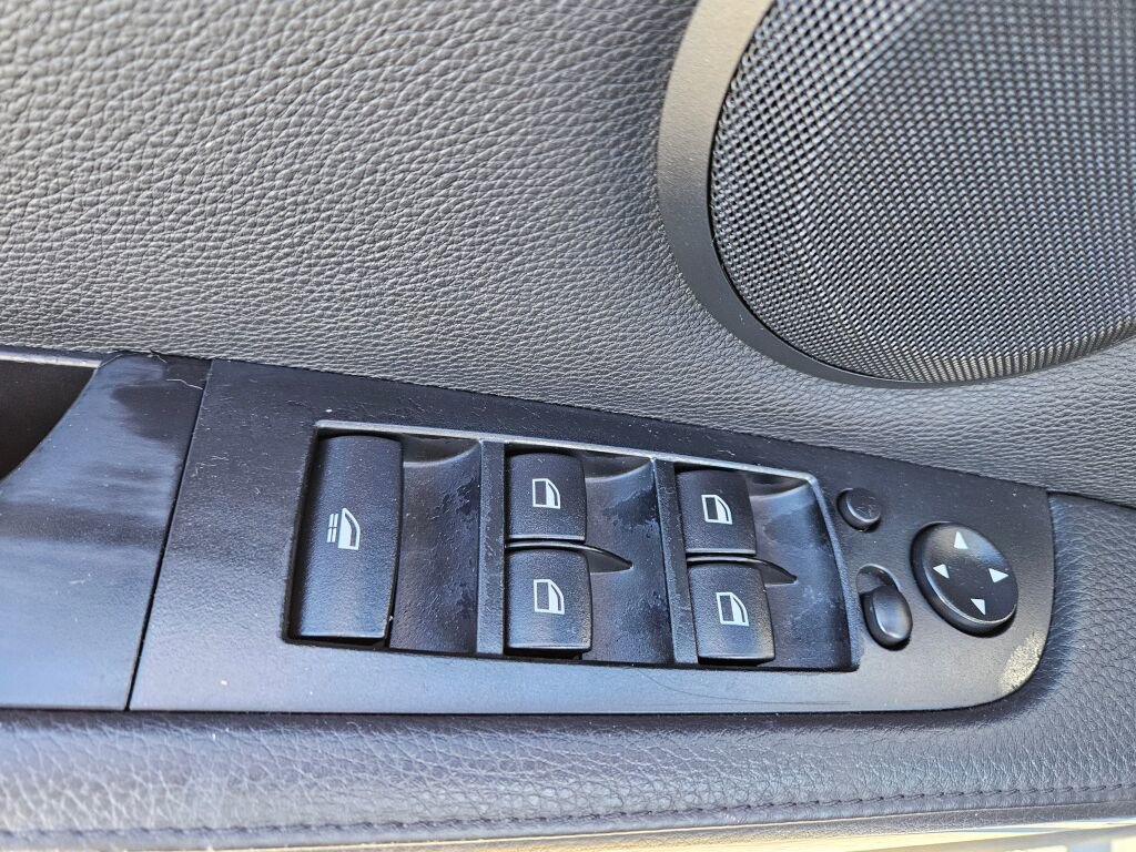 Used 2009 BMW 328i Convertible image 15