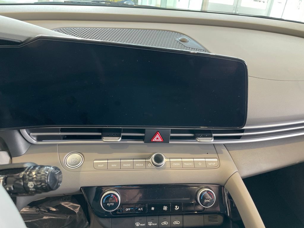 New 2026 Hyundai Elantra SEL FWD image 12