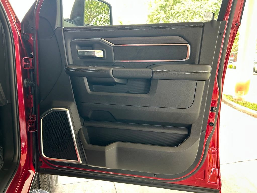 Used 2026 RAM 2500 Laramie AWD/4WD image 32
